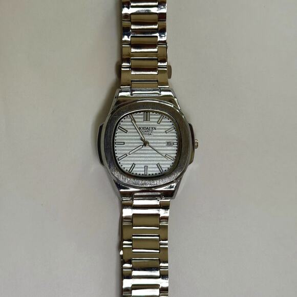 Y2K Silver Square Quartz Watch with Textured Dial Unisex 8.5" New - Picture 4 of 4